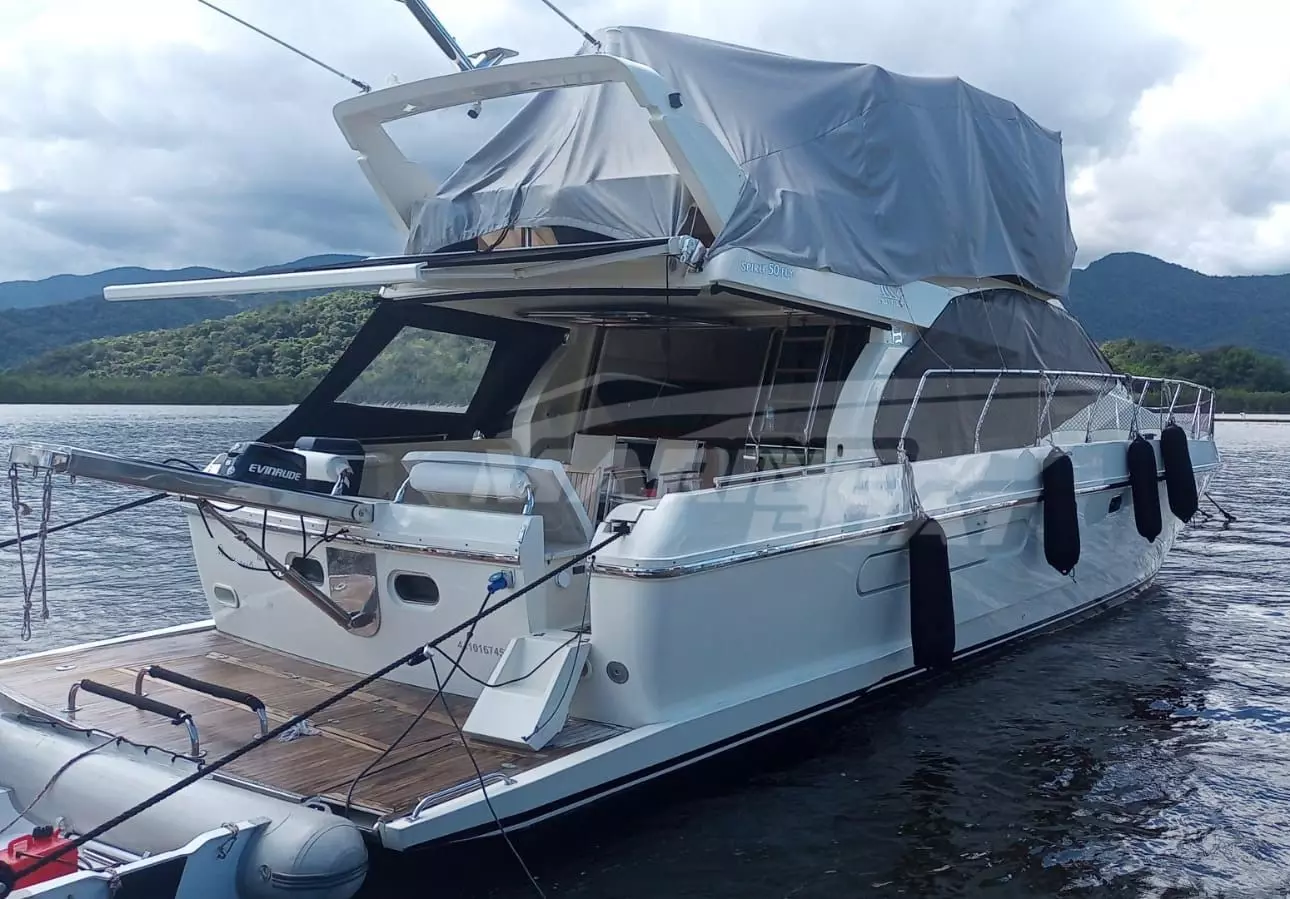 Lancha Ferretti 50